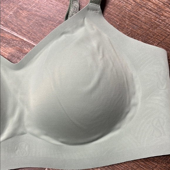 Victoria's Secret Green T-Shirt Bra with Molded Cups Size L EUC - Picture 4 of 7